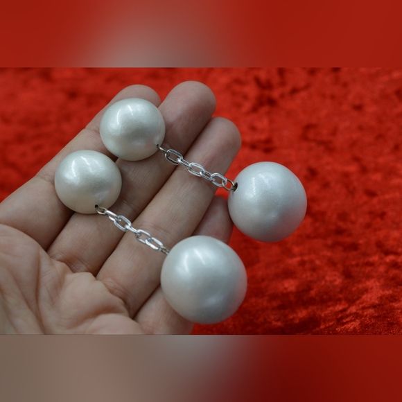 Earrings Snowballs  🤍❄️🤍 Made in Canada.  🇨🇦Early 90s - Picture 3 of 5